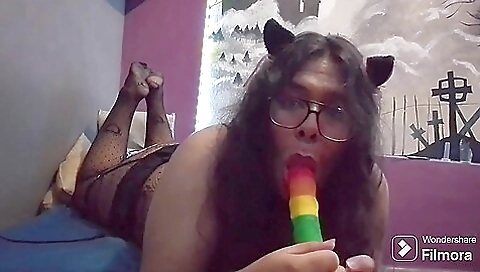 Latina trans chick with a huge ass fucks her dildo
