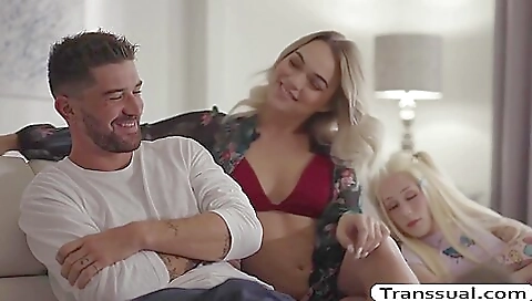 Blonde slut gets her pussy fingered and fingered deepthroat