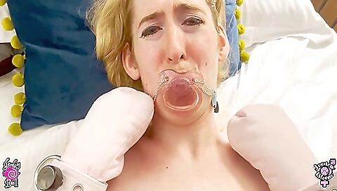 Busty blondes stepmom's pussy pinned by stepdaughter