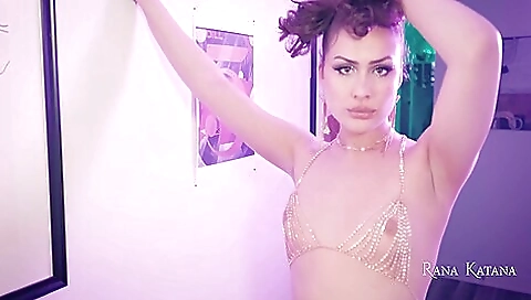 Animal brunette with a big ass and a nice round ass 078